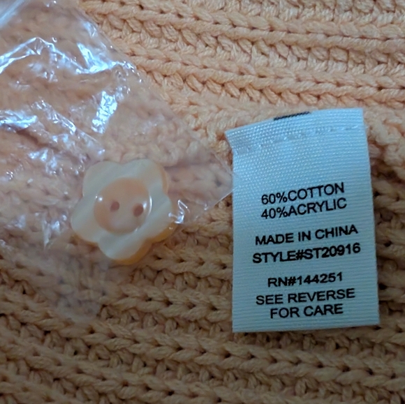 EUC•Jessica Simpson Peach Button-Up V-Neck Cropped Cardigan W/Extra Button•Small - Picture 7 of 11